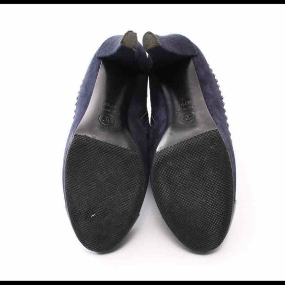 CHANEL Navy and Black Ankle Boots - Picture 2 of 13